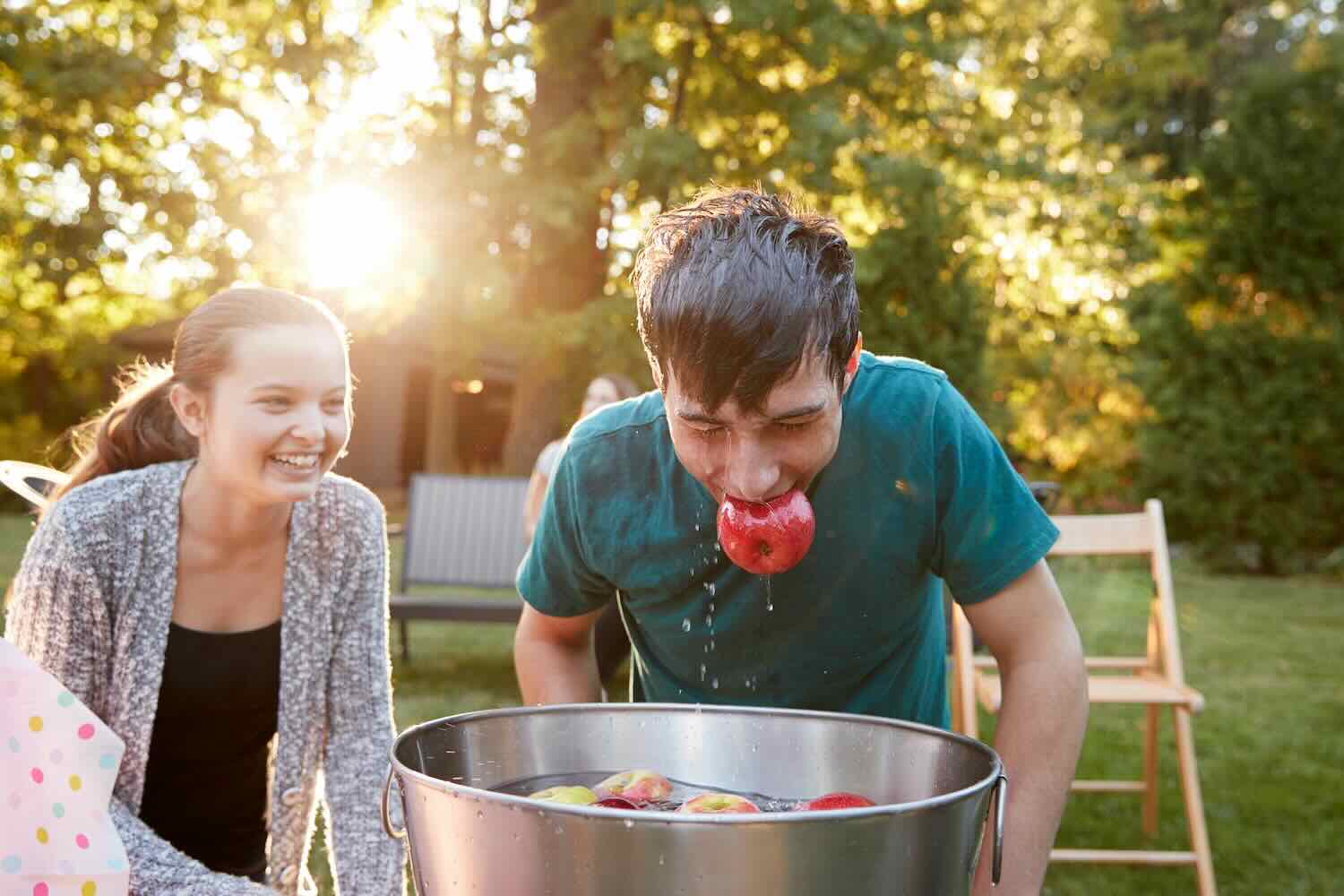 Bobbing for Apples